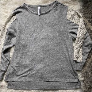 Lace panel Crewneck pullover
